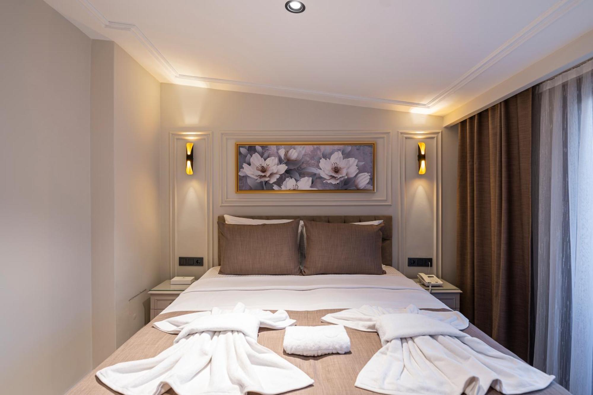 Pera Luna Premium Hotel Istanbul Exterior photo