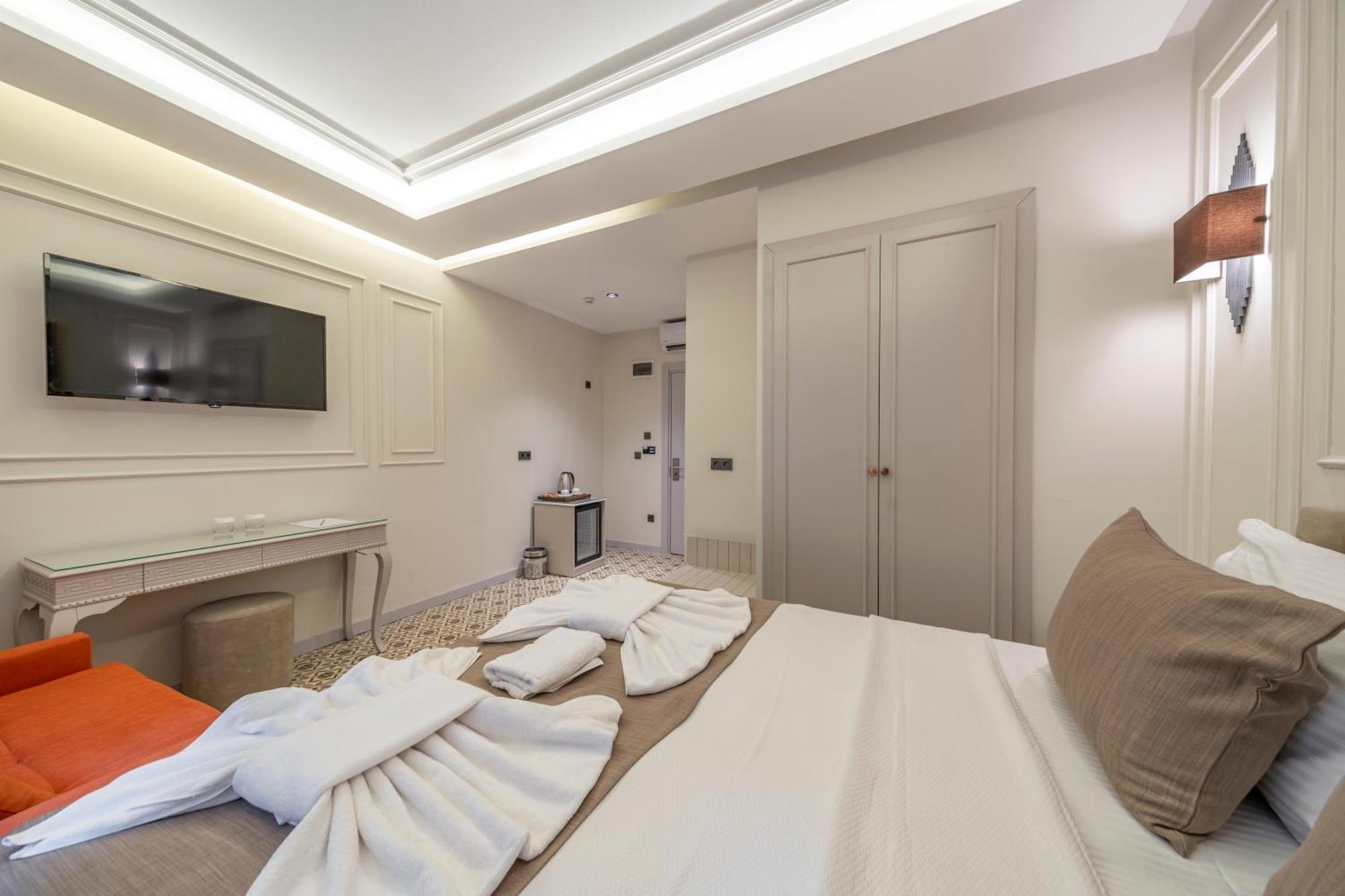 Pera Luna Premium Hotel Istanbul Exterior photo