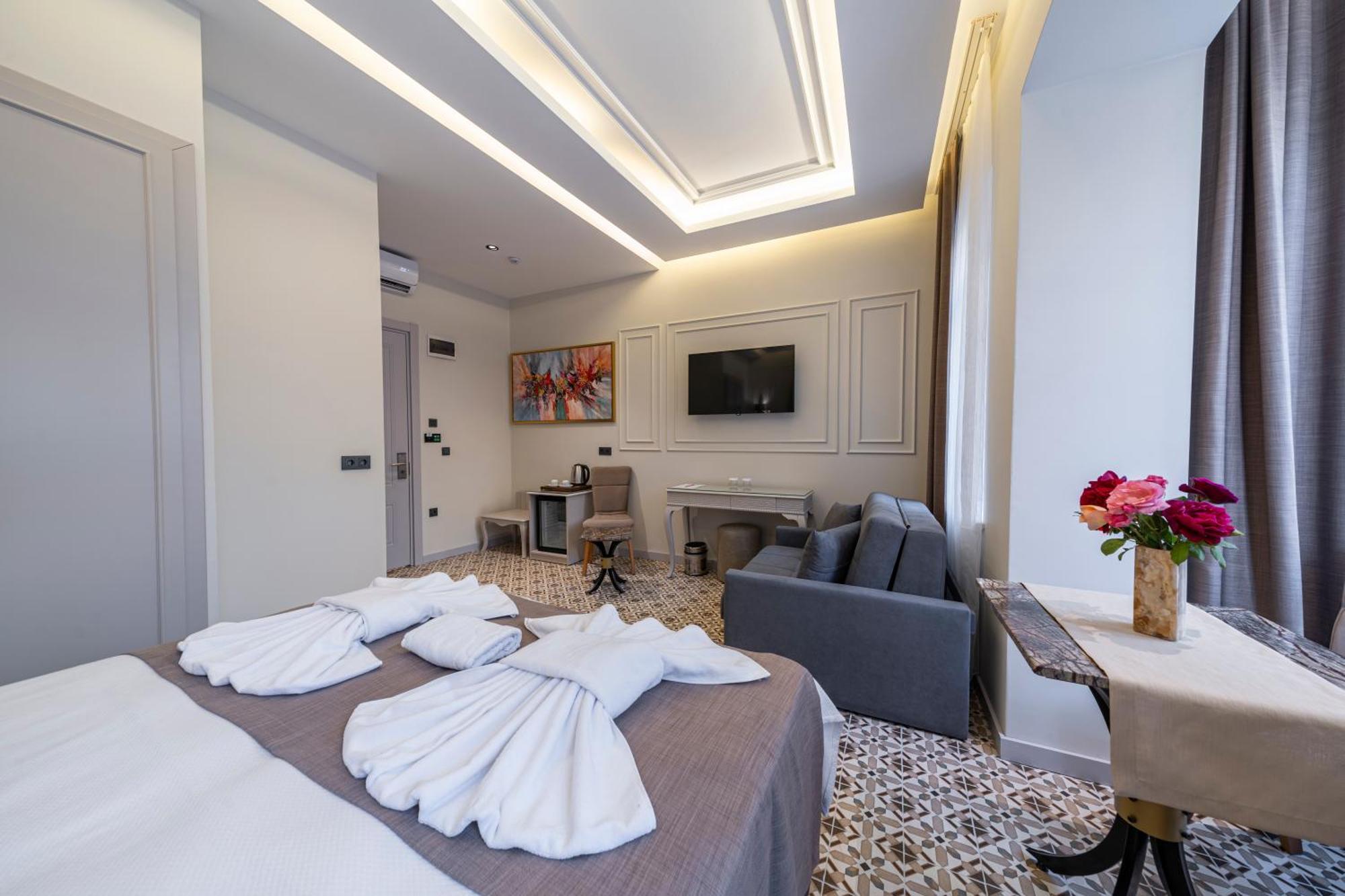 Pera Luna Premium Hotel Istanbul Exterior photo
